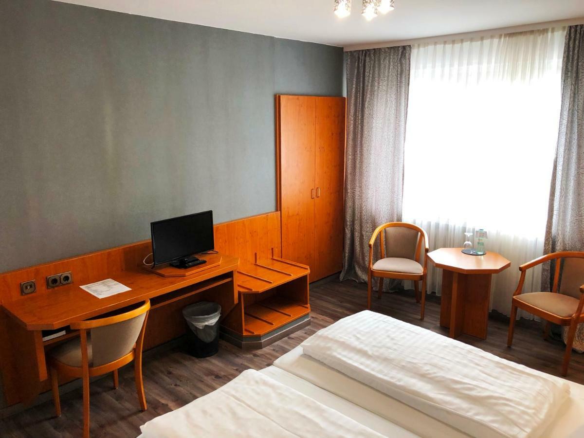 Hotel Restaurant New Neuenhof Wuppertal Bagian luar foto